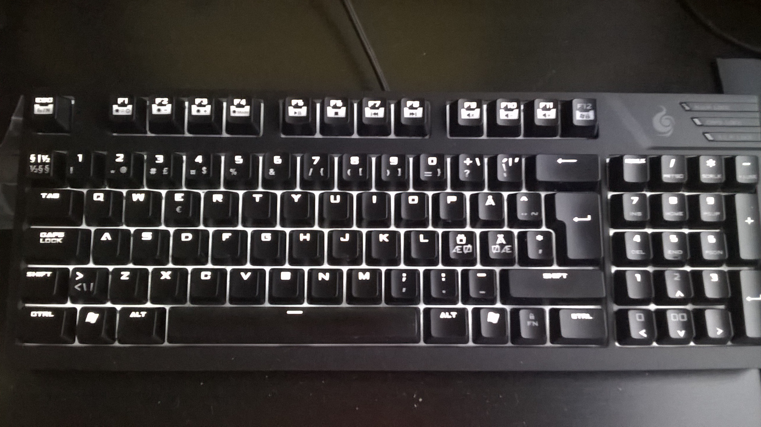 Ute etter et mekanisk gaming tastatur Mus, tastatur, o.l. CM Storm QuickFire TK Keyboard Green Komplett.no