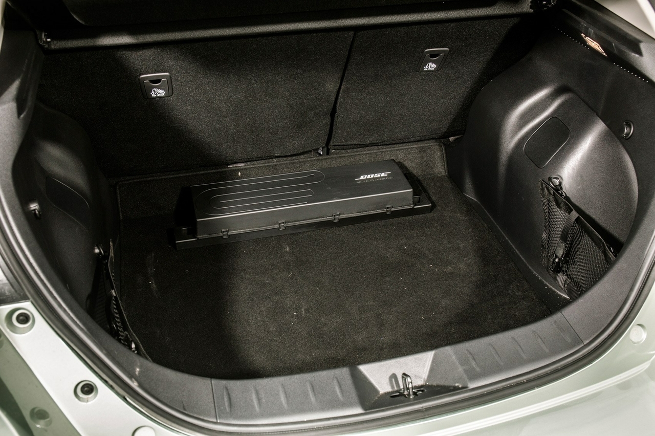 nissan_leaf_ltt_090.thumb.jpg.0c6af1b09eea5c93c3a751f76f177b60.jpg
