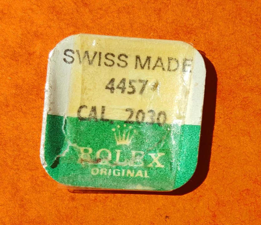rolex-cannon-pinion-watch-part-ladies-caliber-2030-part-number-4457-original-new-open.thumb.jpg.95302556f5ab1ea040cc164c088bdd5a.jpg