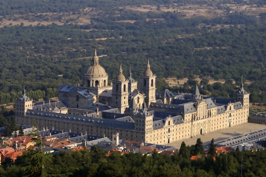 Vista_aerea_del_Monasterio_de_El_Escorial.jpg.31876aa9f35c6dcbb493177e7a9d261f.jpg