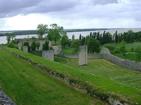 Citadelle_de_Blaye_7.jpg.5c8985de01ce30097e39804fb2832c36.jpg
