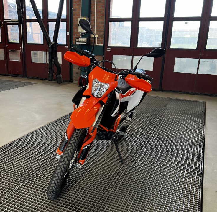 ktm690.thumb.jpg.10fee89fa67aae26dfe5ab4dce527723.jpg