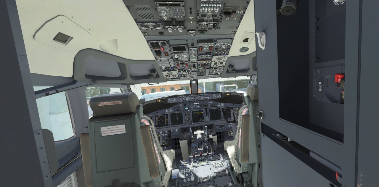 cockpit.thumb.jpg.c2e579434278ca1f6afc58e0620ba101.jpg