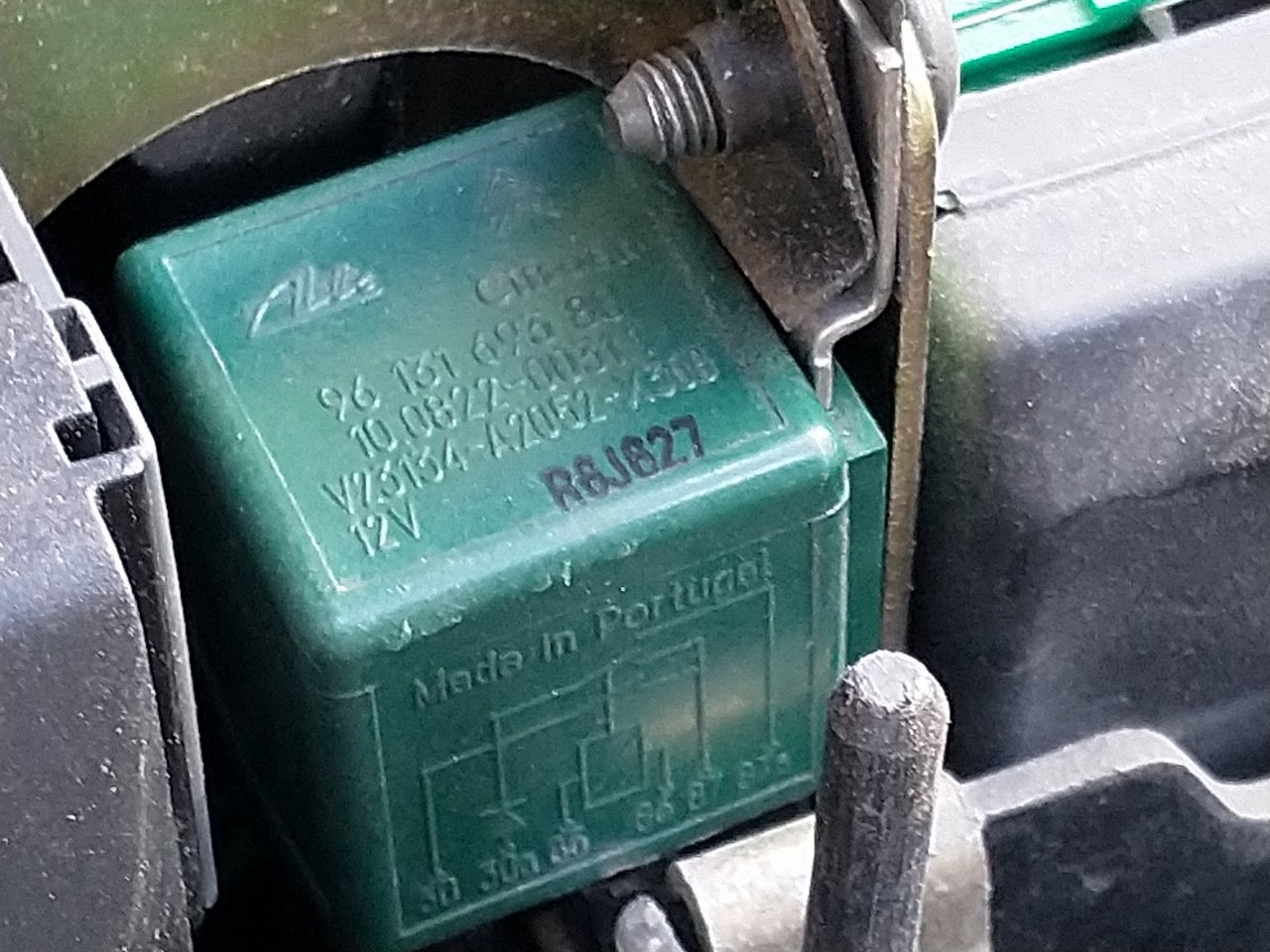 Rele med jernbøyle.jpg