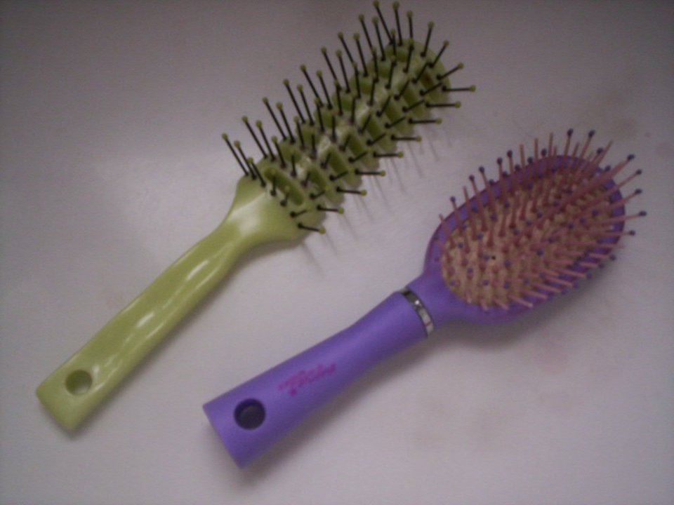 Brosse_à_cheveux.jpg