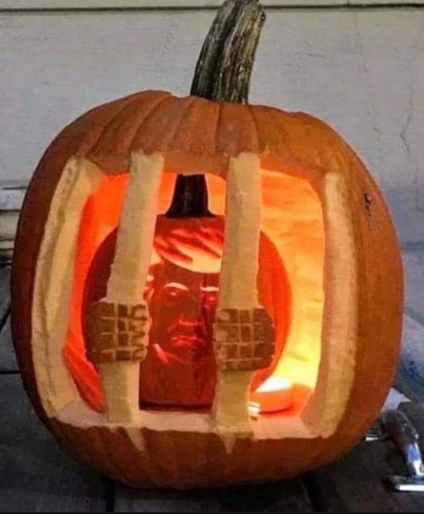 319062606_HalloweenTrumppumpkinjail.thumb.png.71a90ba7d0c1dbb6af58a356af20afe3.png