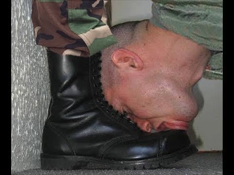 boot-licker.jpg.1aab241b062caf3d186bdbb246e74fdc.jpg