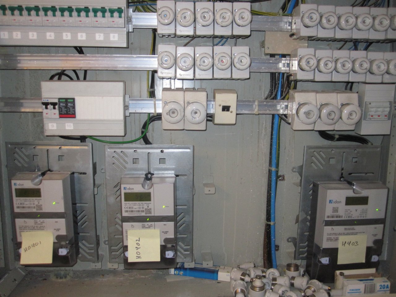 Sikringsskap for 3 leiligheter.jpg