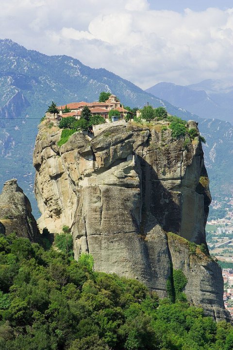 Meteora.thumb.jpg.821a94feef2e925d267544363307bf8b.jpg