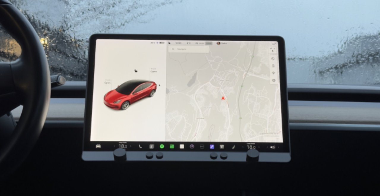 Tesla-CTRL-Bar-button-accessory.thumb.jpg.8132212fa092d3277c43869f3faa23c6.jpg