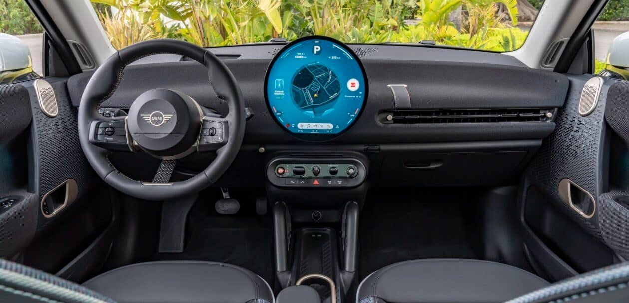 2024-mini-cooper-se-review-02-1260x608.jpg.10d85a79f246d1104d2a275da1cb14e0.jpg