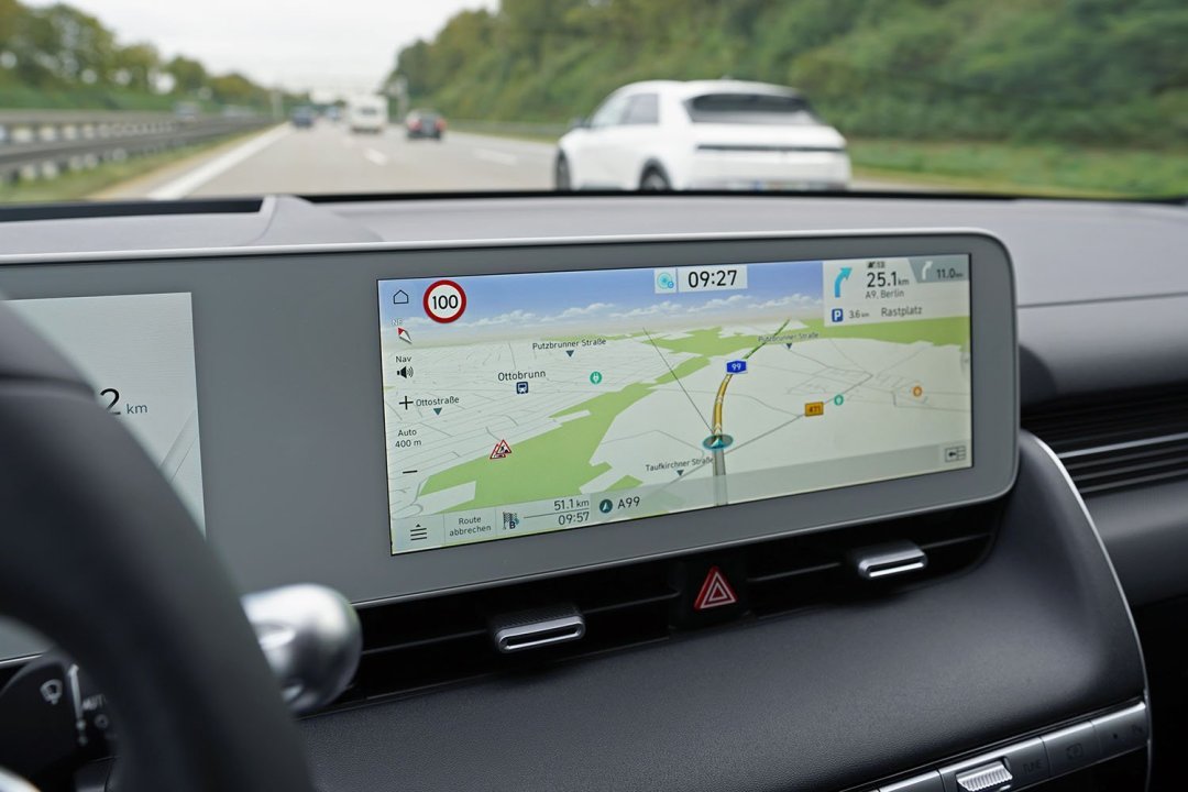 5_armin-hoyer_hyundai-ionic-5-navigation-system.jpg