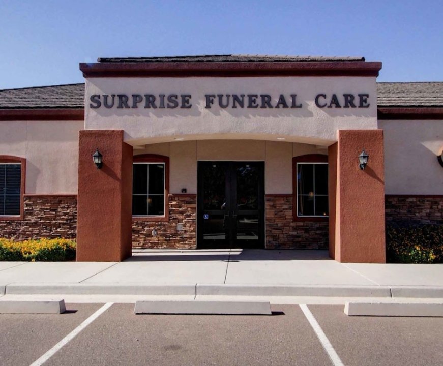Suprise_funeral.thumb.jpg.77fdd43c73cdbc349d549e1c20568d4f.jpg