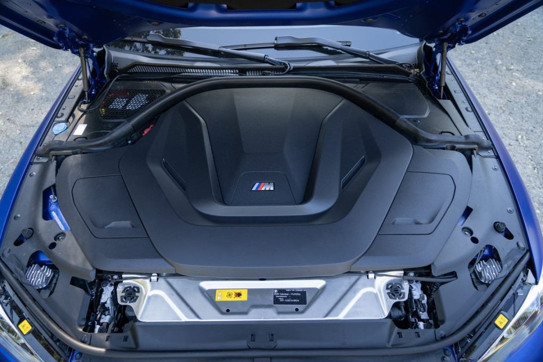 bmw-i4-m50-2022-734383.jpg