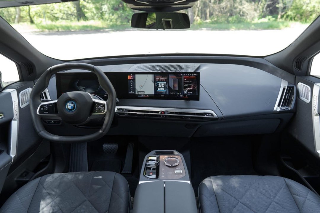bmw-ix-xdrive50-2022-732401.jpg